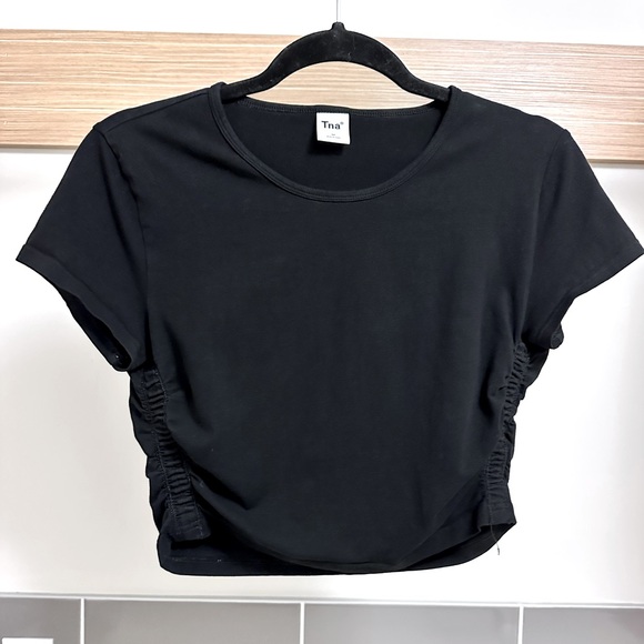 Aritzia TNA Chill Malibu Cropped T-Shirt - Picture 4 of 11